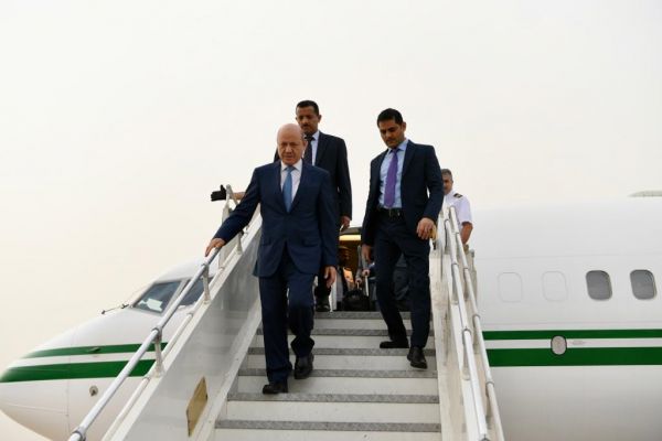 عاد إلى عدن.. رئيس مجلس القيادة الرئاسي: عازمون على إعادة بناء مؤسسات الدولة والعمل من الداخل