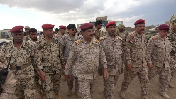 وزير الدفاع والوفد المرافق له يغادر الساحل الغربي إلى عدن
