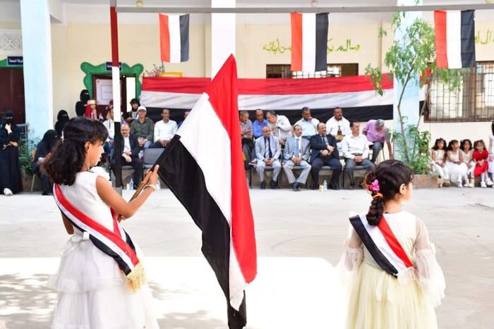 تعز.. مدرسة النهضة تحتفل بأعياد الثورة اليمنية
