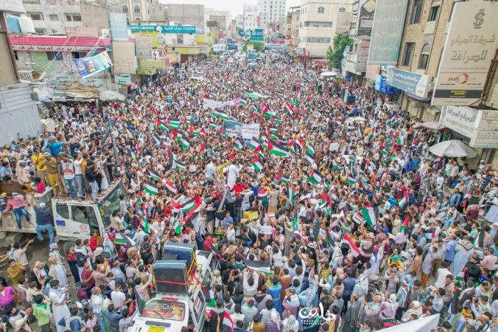 مظاهرات حاشدة في عدة مدن يمنية دعماً للقضية الفلسطينية والتنديد بالجرائم الإسرائيلية