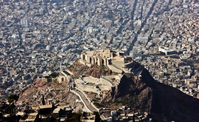 السلطة المحلية بتعز: مبادرة مليشيا الحوثي استعراضية ومناورة جديدة لتبرير استهداف المدينة