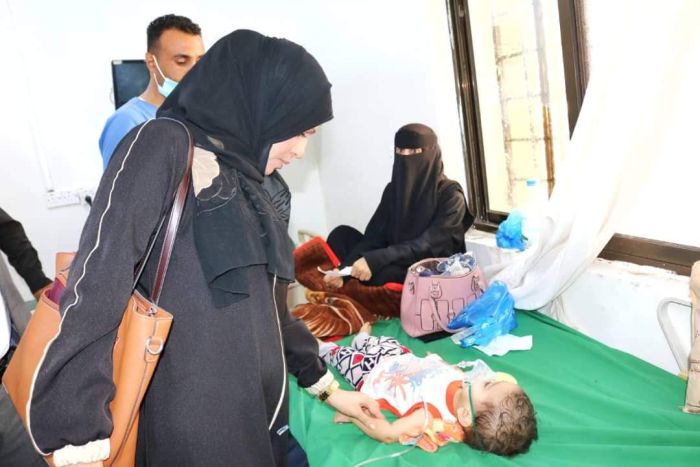 وكيل تعز للشؤون الصحية تتفقد المستشفى اليمني السويدي ومراكز صحية بمديرية صالة