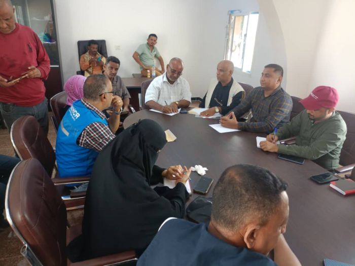 الحديدة.. لقاء تنسيقي في الخوخة مع منسق كتلة المأوى باليمن وممثلي منظمات محلية ودولية