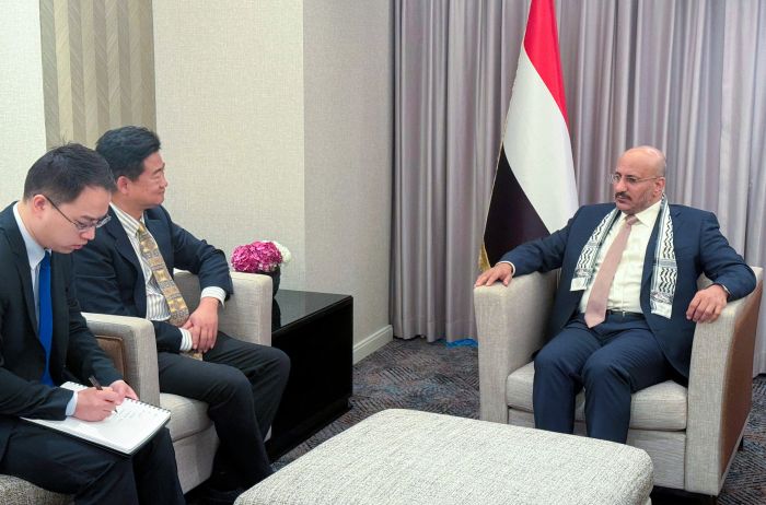 العميد طارق صالح يستقبل القائم بأعمال السفير الصيني لدى اليمن