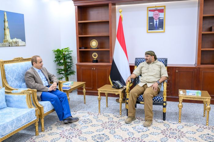 نائب رئيس مجلس القيادة طارق صالح يستقبل وزير التعليم العالي والبحث العلمي