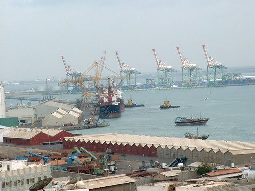 وزارة النقل تعلن نقل آلية تفتيش السفن التجارية من جدة إلى عدن