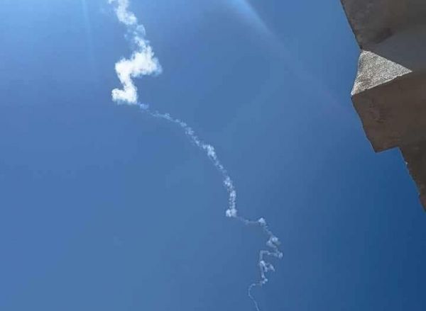 مليشيا الحوثي تطلق صاروخاً باليستياً من إب وهيئة بريطانية تفيد بوقوع حادثة غربي الحديدة