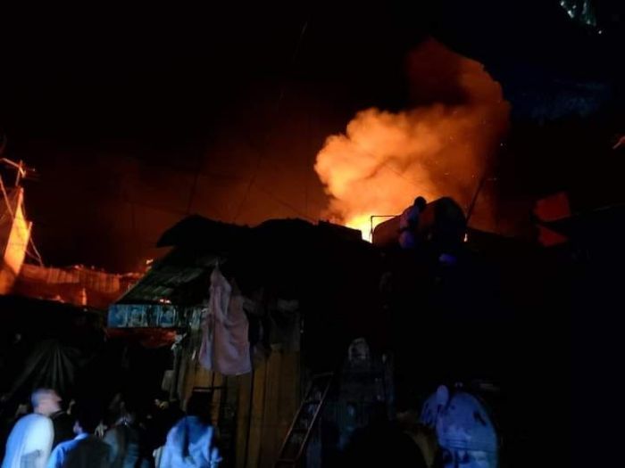 اندلاع حريق هائل وسط مدينة صنعاء القديمة