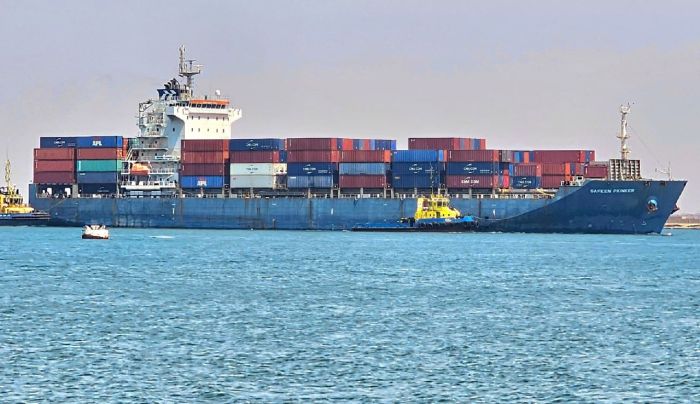 وصول السفينة "سافين باونير" لمحطة الحاويات بميناء عدن