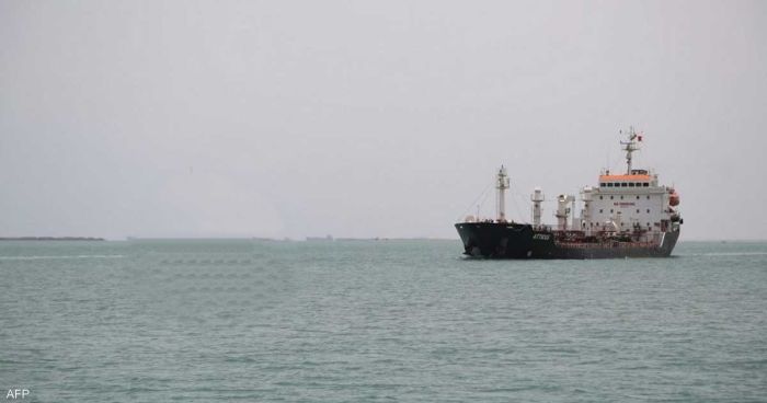 جنوح سفينة استهدفها وكلاء إيران قبالة سواحل الحديدة