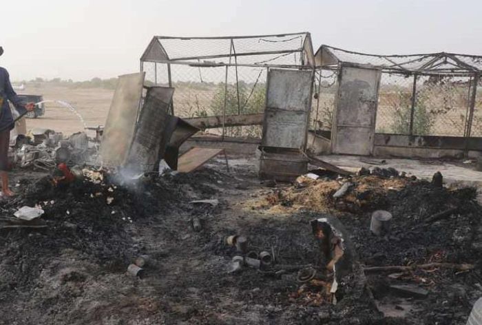 إصابة أم وأطفالها الأربعة إثر حريق بمخيم للنازحين في مأرب