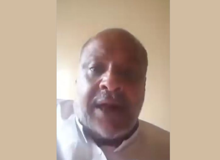 فيديو| تربوي يشكو من إرهاب ونهب وانتهاكات مليشيا الحوثي الإرهابية في محافظة إب