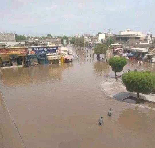 الهلال الأحمر الكويتي يغيث المنكوبين من سيول الأمطار في الحديدة ومأرب