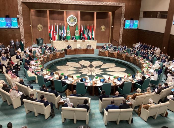 اليمن يؤكد ضرورة إنهاء الانقلاب الحوثي ويدعو المجتمع الدولي لموقف واضح