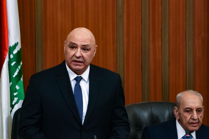 خلال لقائه قائد "سنتكوم".. الرئيس اللبناني يطالب بإنهاء الاحتلال الإسرائيلي ودعم الجيش وإعمار الجنوب
