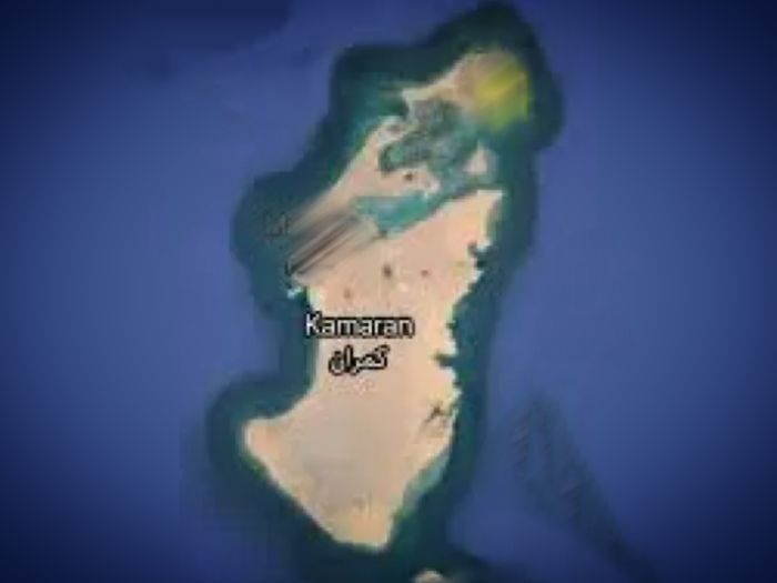 مليشيا الحوثي تفرض حصارًا خانقًا على سكان جزيرة كمران في الحديده